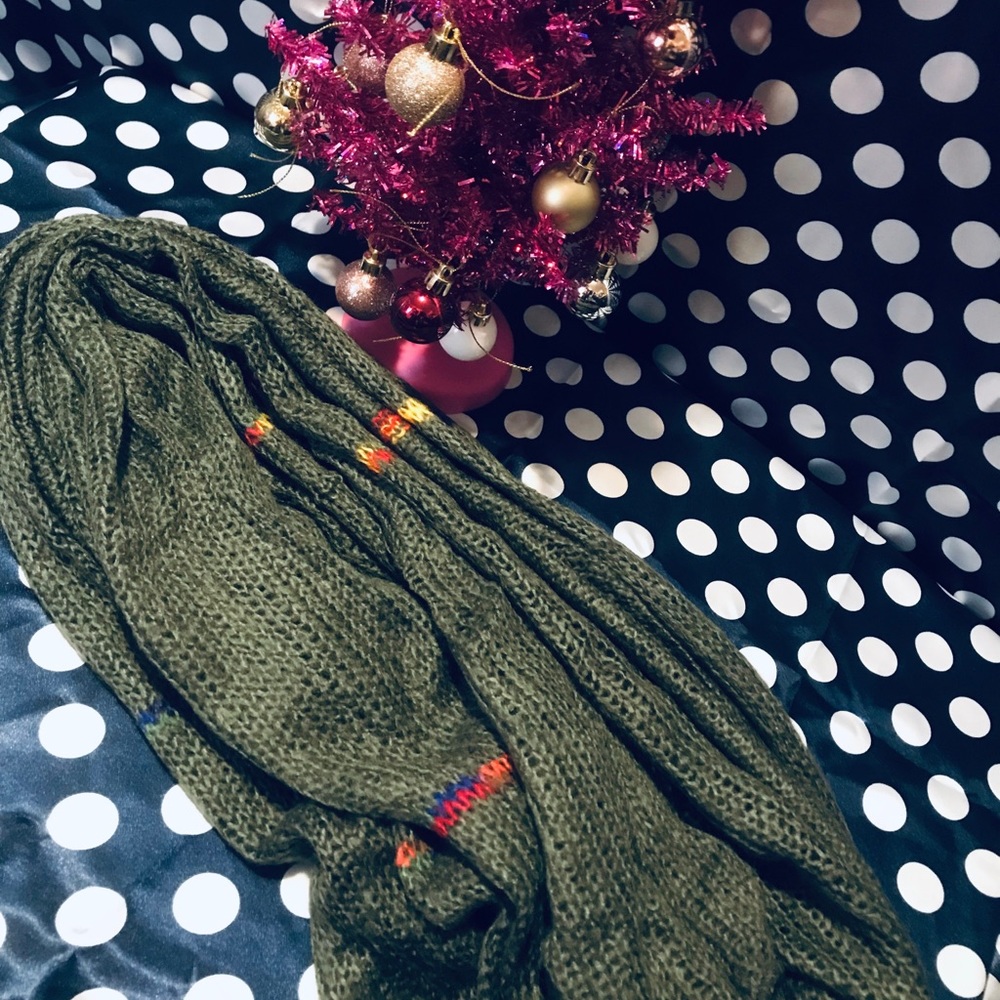 Long and warm green scarf! NEW!